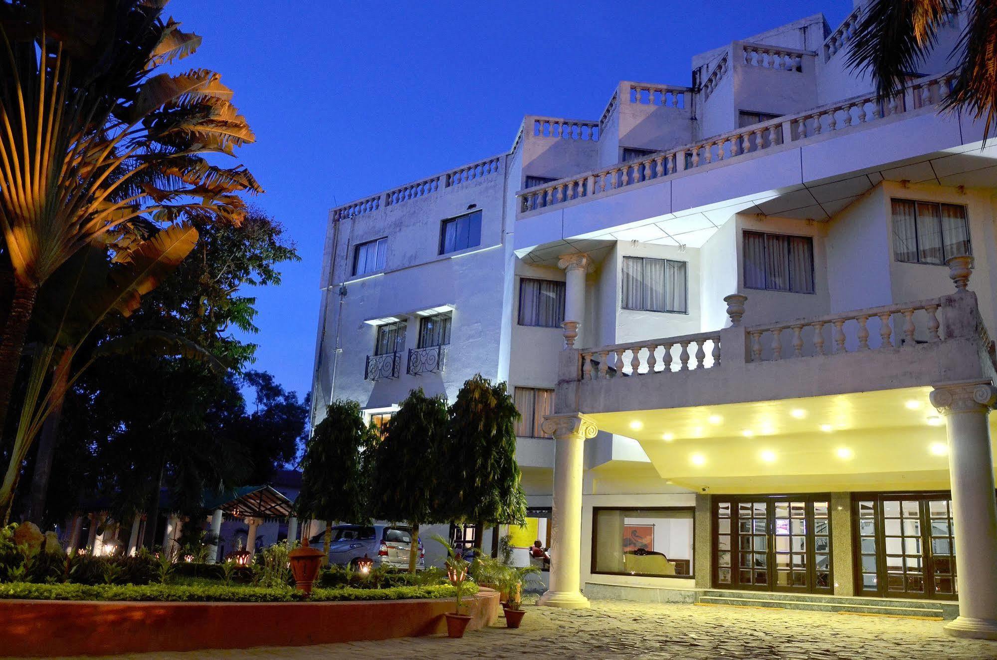 Regenta Camellia Resort And Spa Bolpur Esterno foto