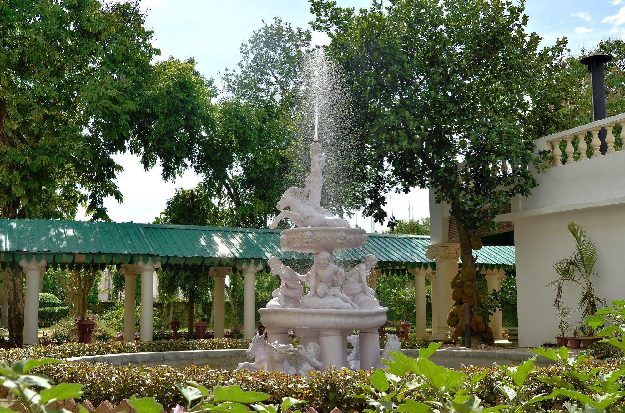 Regenta Camellia Resort And Spa Bolpur Esterno foto