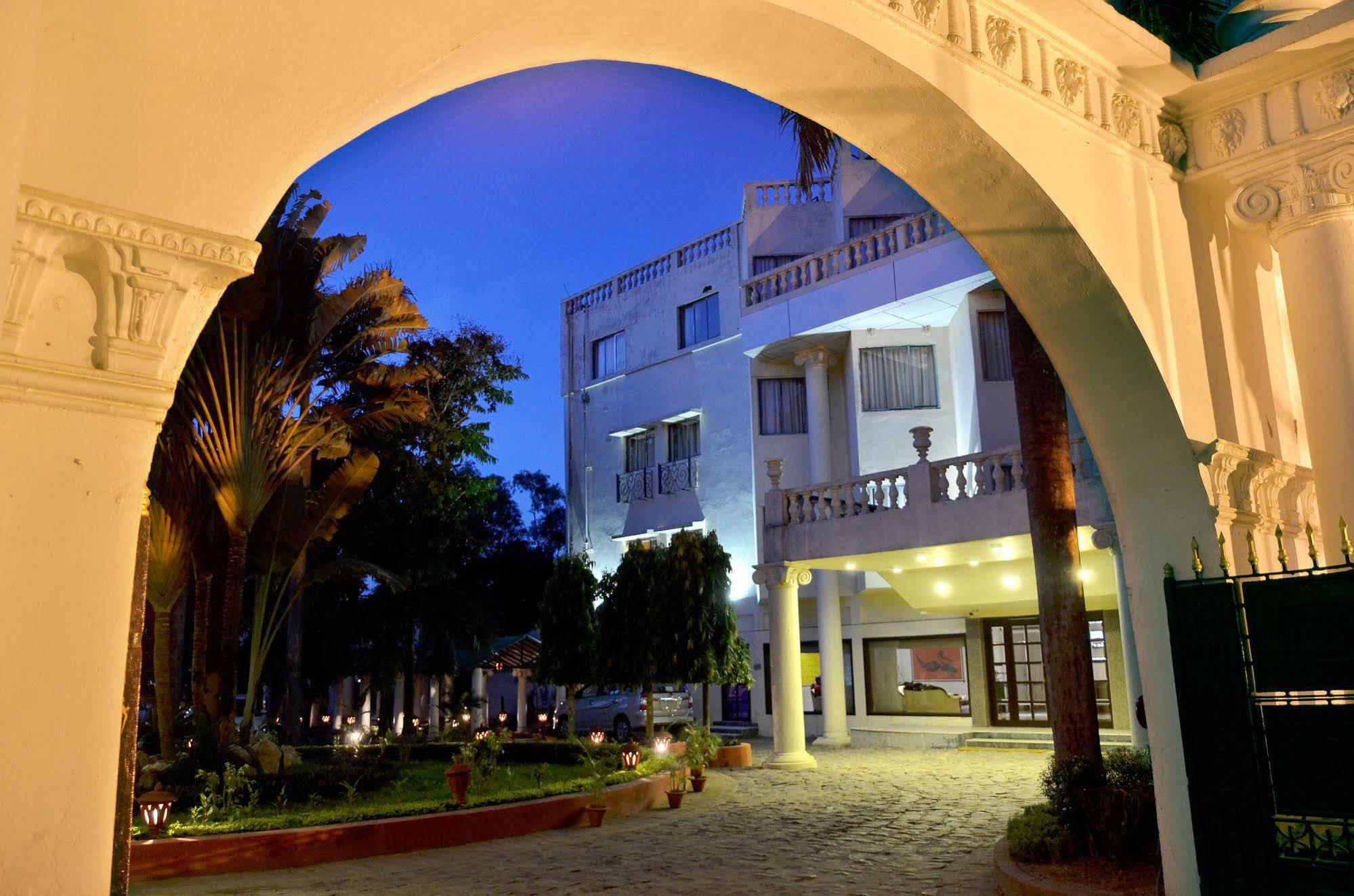 Regenta Camellia Resort And Spa Bolpur Esterno foto